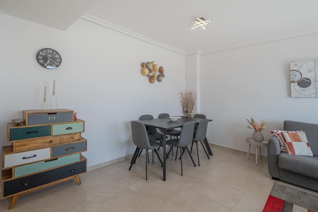 Flat -puerto Banus -6 A 8 Persons-pool-parking Apartament *