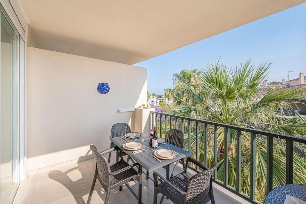 Apartament Flat -puerto Banus -6 A 8 Persons-pool-parking *