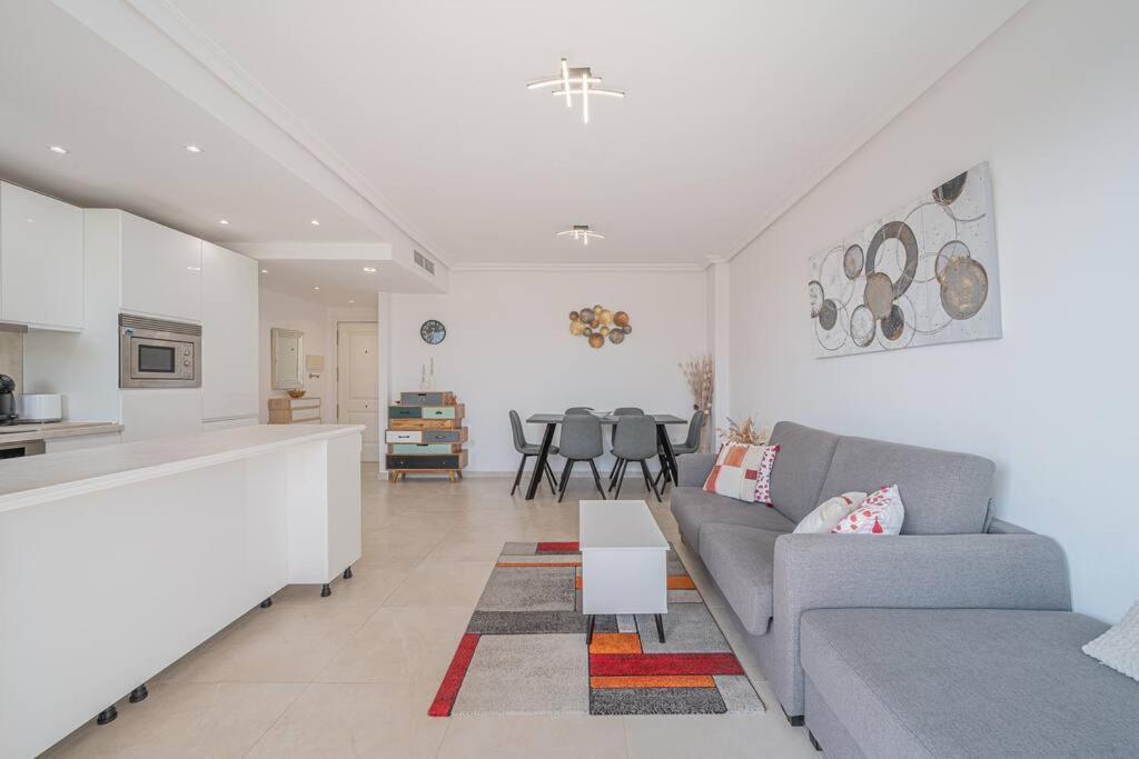 Apartament Flat -puerto Banus -6 A 8 Persons-pool-parking
